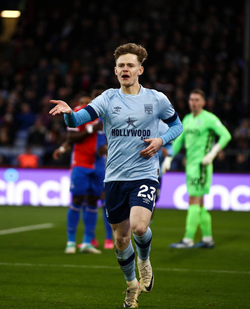 次公开露面 次公开露面