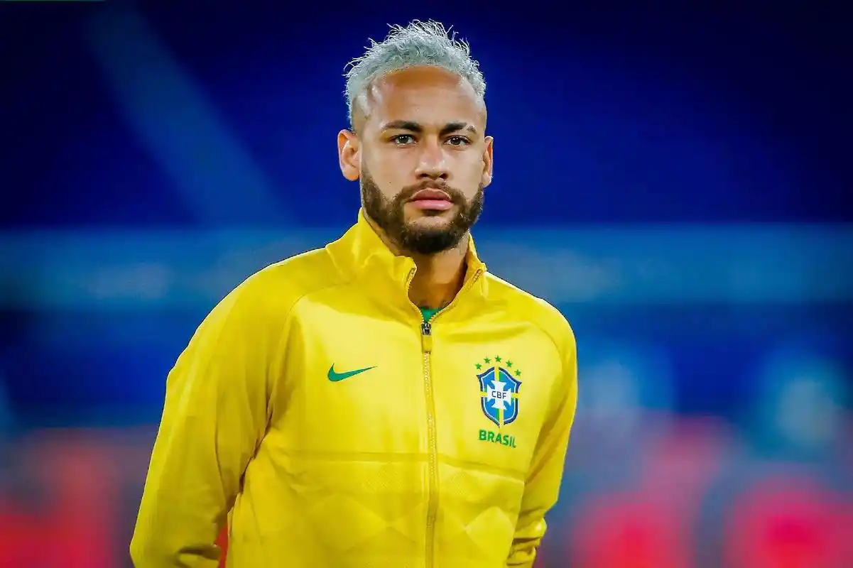 化的足球形 化的足球形